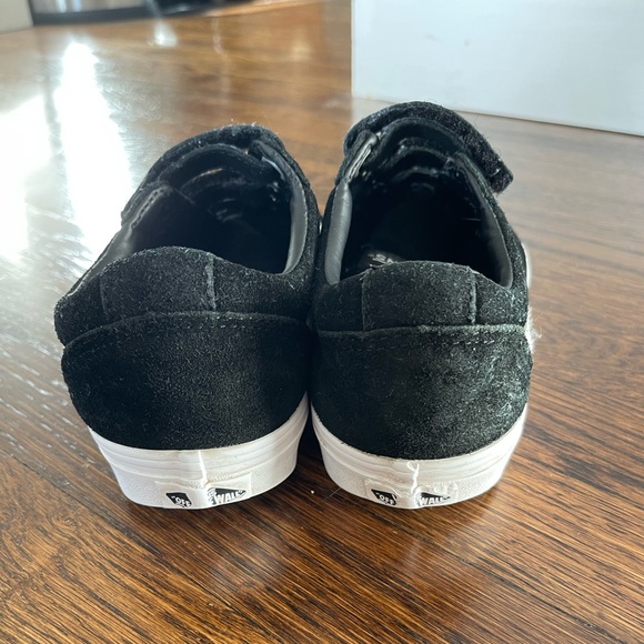 Vans Suede Old Skool V Sneaker - Picture 6 of 6